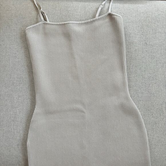 Aritzia Babaton Ribbed Bodycon Dress in Size Medium - Picture 6 of 8